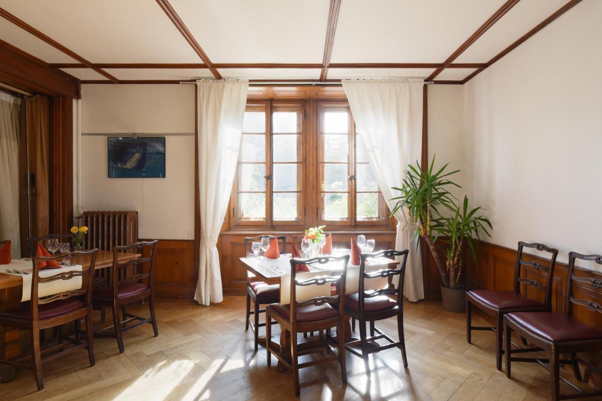 Hotel De L'Aigle Couvet Ngoại thất bức ảnh