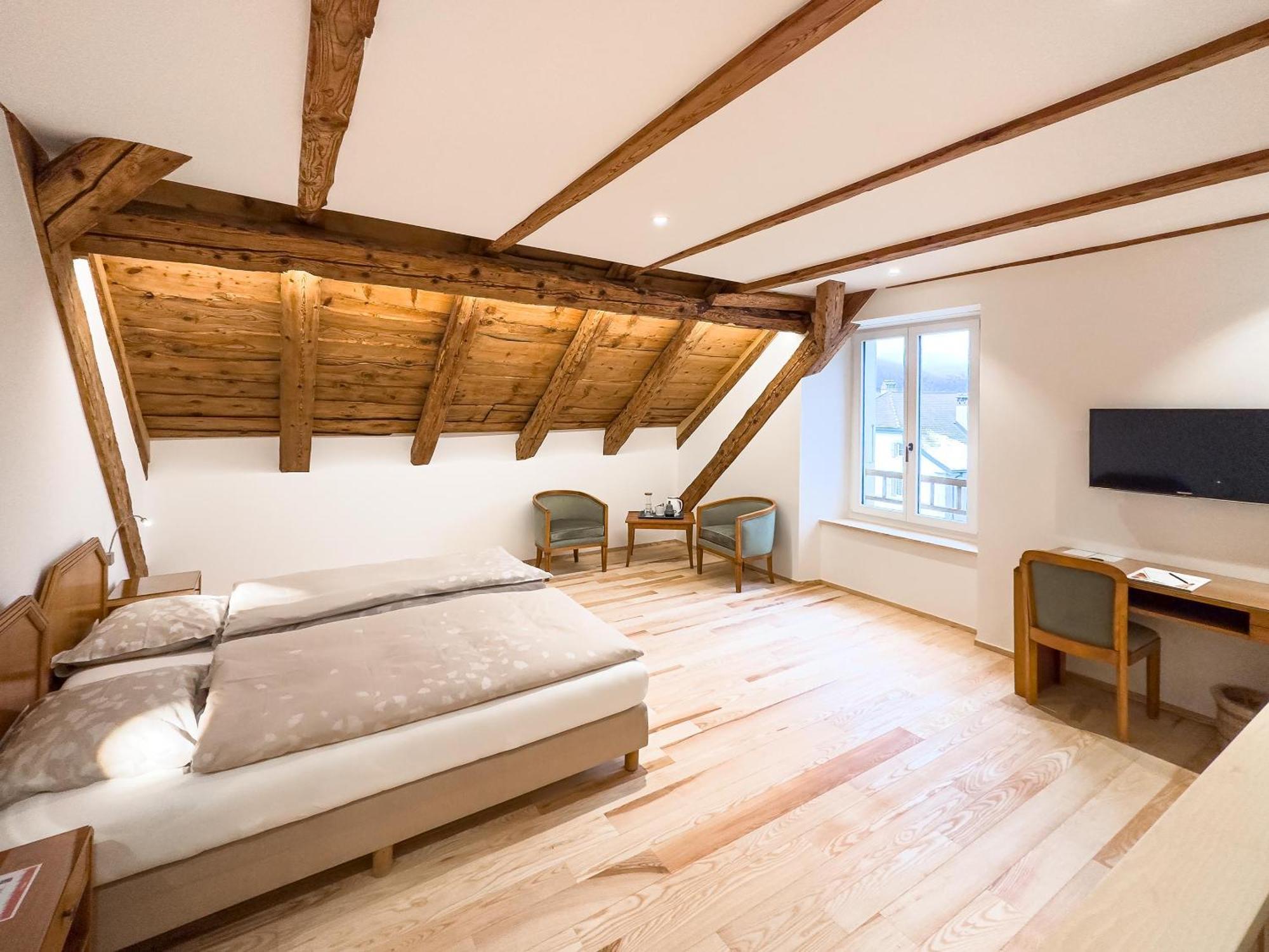 Hotel De L'Aigle Couvet Phòng bức ảnh