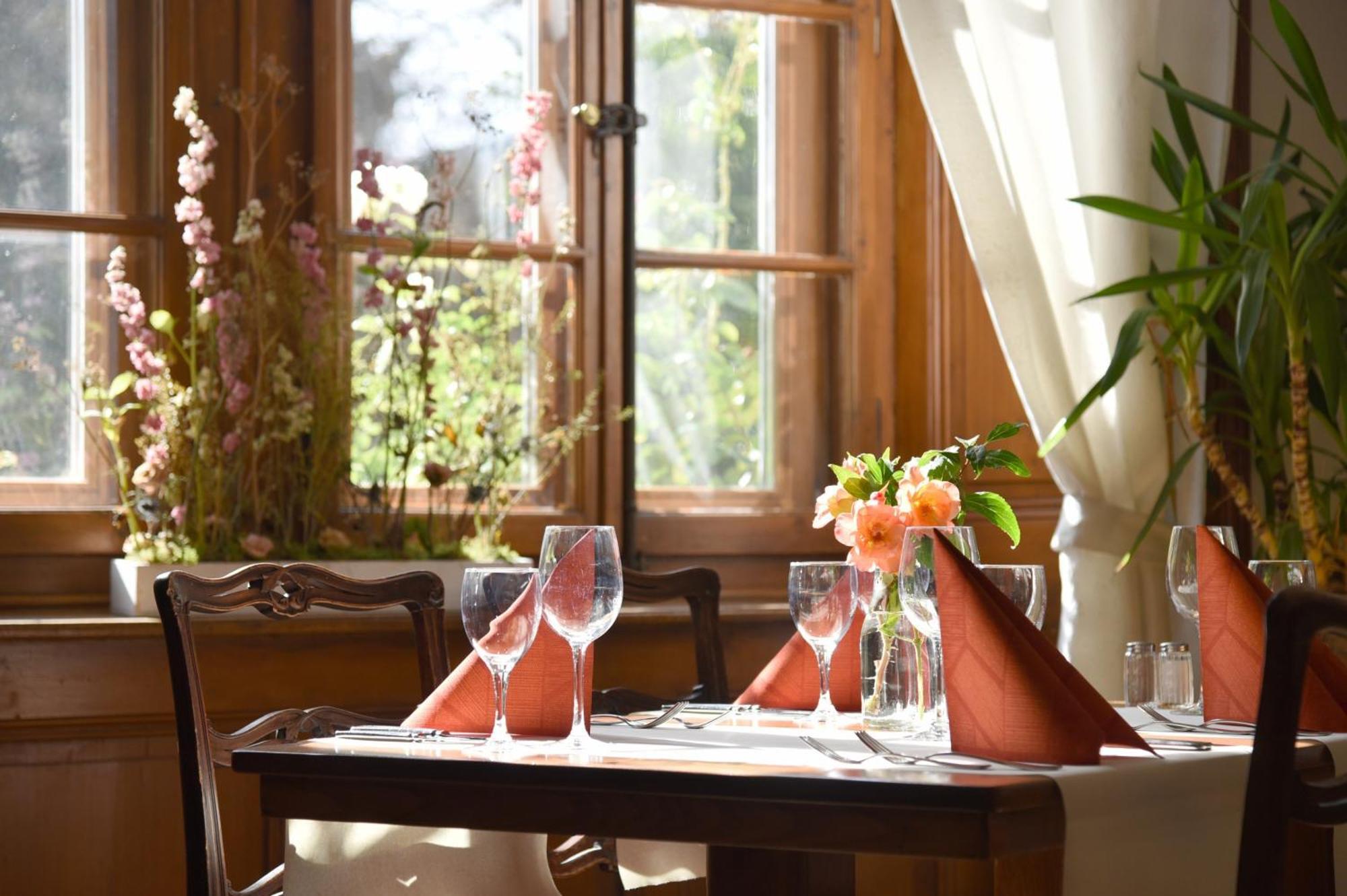 Hotel De L'Aigle Couvet Ngoại thất bức ảnh
