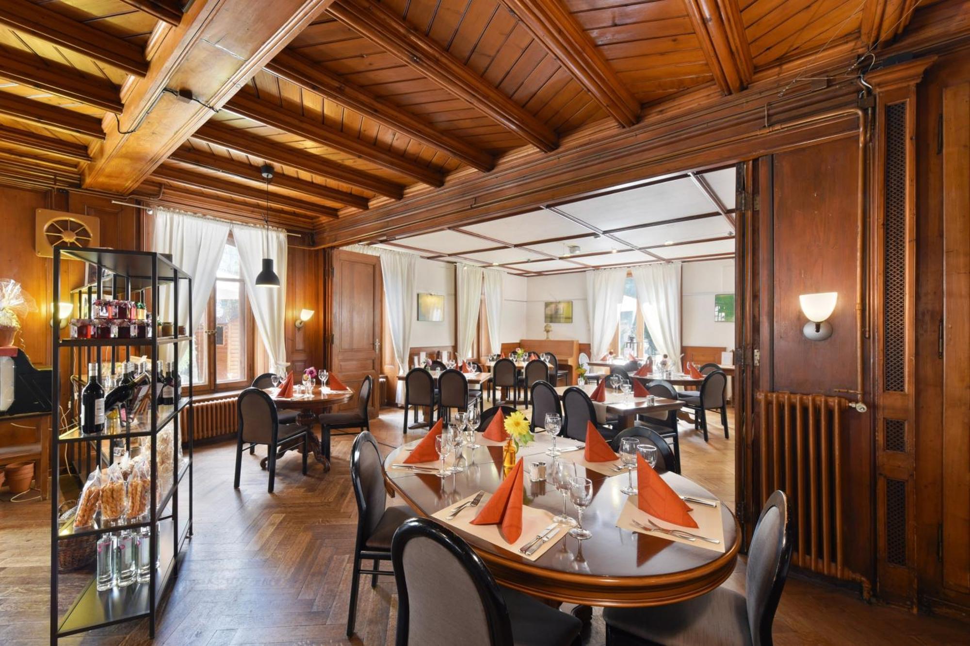 Hotel De L'Aigle Couvet Ngoại thất bức ảnh